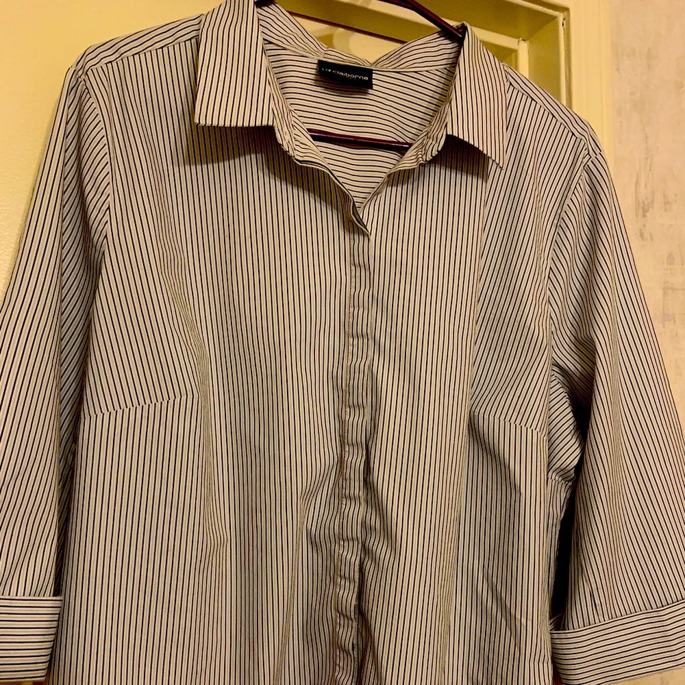 Liz Claiborne Women’s Medium size blouse